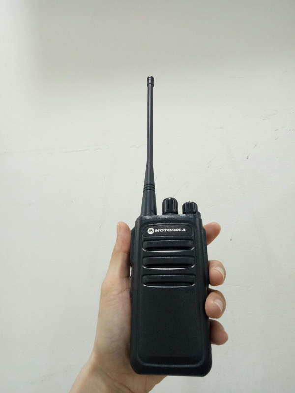 Bộ đàm đi phượt Motorola CP 1590 được nhiều phượt thủ sử dụng