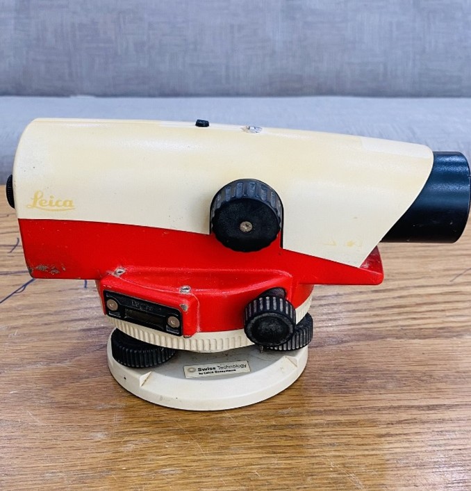 Cách kiểm tra khi chọn mua máy thủy bình cũ để không bị hớ giá