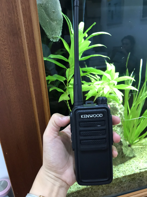 Trên thị trường Việt Nam, máy bộ đàm cầm tay Kenwood có chỗ đứng rất vững vàng và được sử dụng rất phổ biến và rộng rãi.