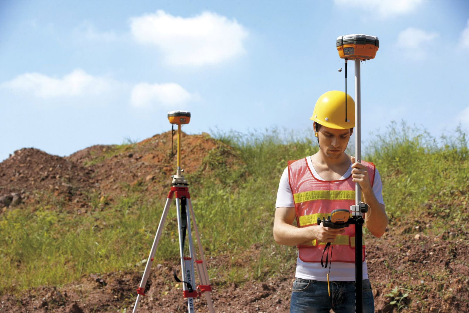Dịch vụ cho thuê máy định vị vệ tinh gps rtk giá rẻ, thủ tục đơn giản, máy thuê chất lượng tại Địa Long
