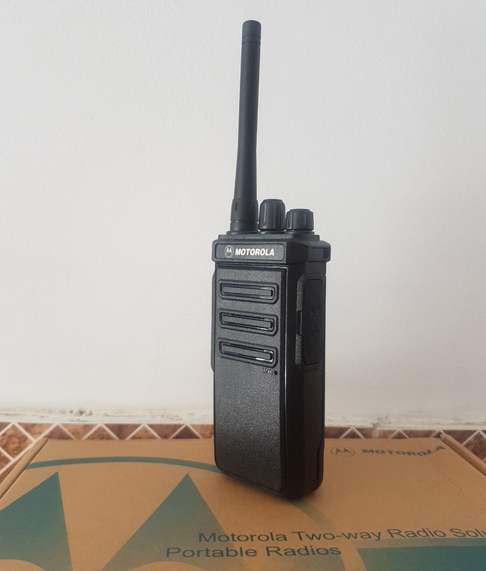 Bộ đàm cầm tay MOTOROLA GP-8200- đơn giản, dễ sử dụng, chống nước, chống va đập tốt và giá rẻ.