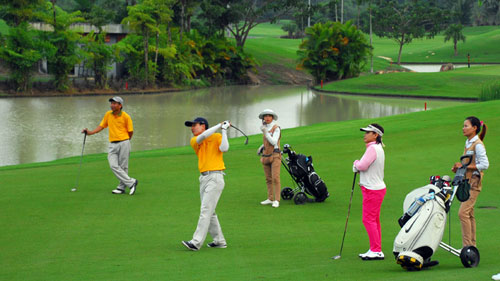 Trang bị bộ đàm cho sân golf