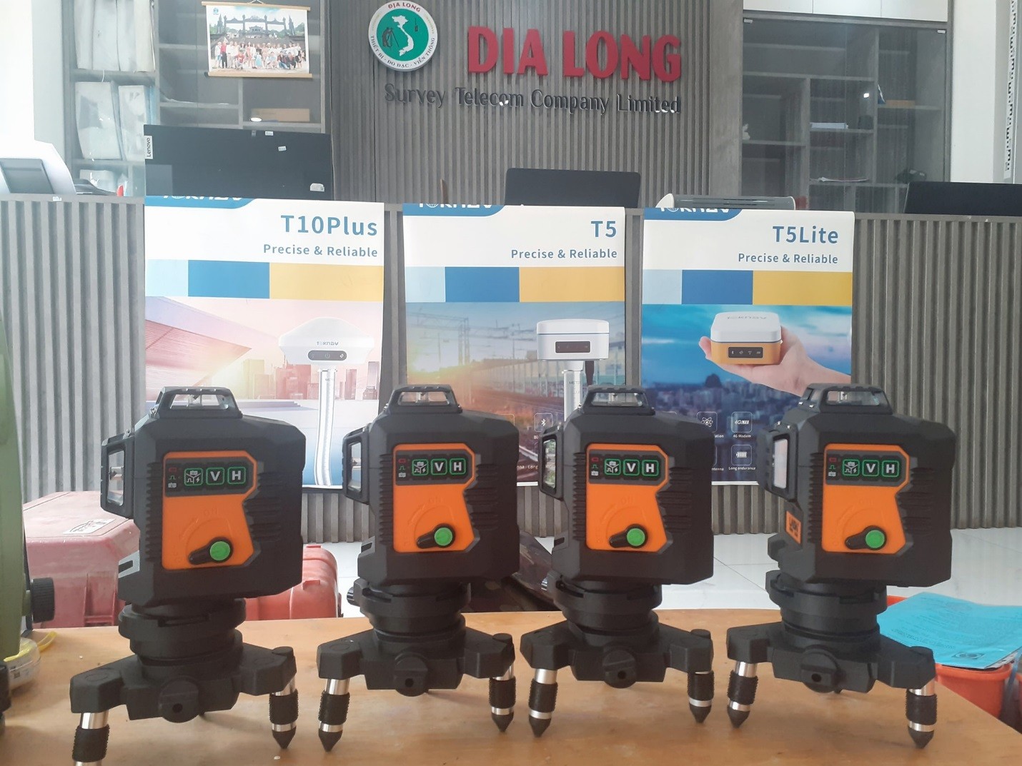 Máy cân bằng laser 12 tia Laisai LSG 6666