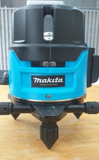 Máy cân bằng laser Makita