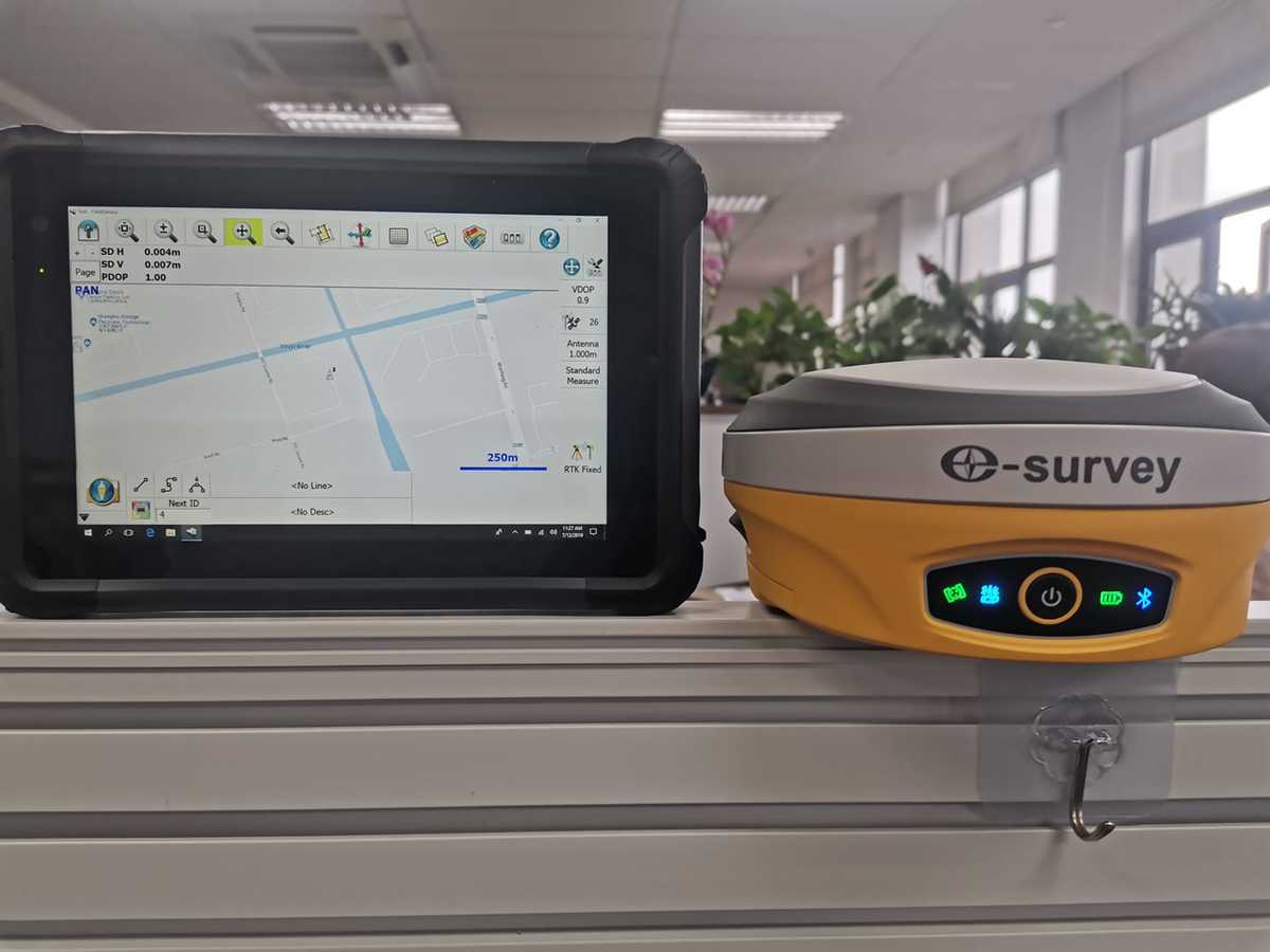 GPS RTK Survey E600 GNSS thuộc dòng máy định vị vệ tinh thế hệ mới cải thiện hiệu quả và tốc độ khởi tạo ban đầu.