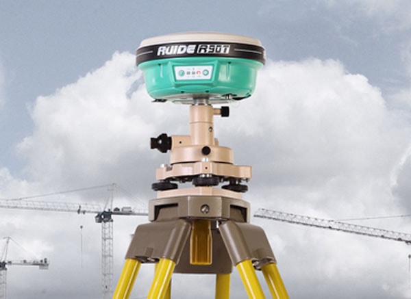 Máy đo RTK Ruider R90T có được độ chính xác cao, tính ổn định và đặc điểm thu hồi số liệu cao.