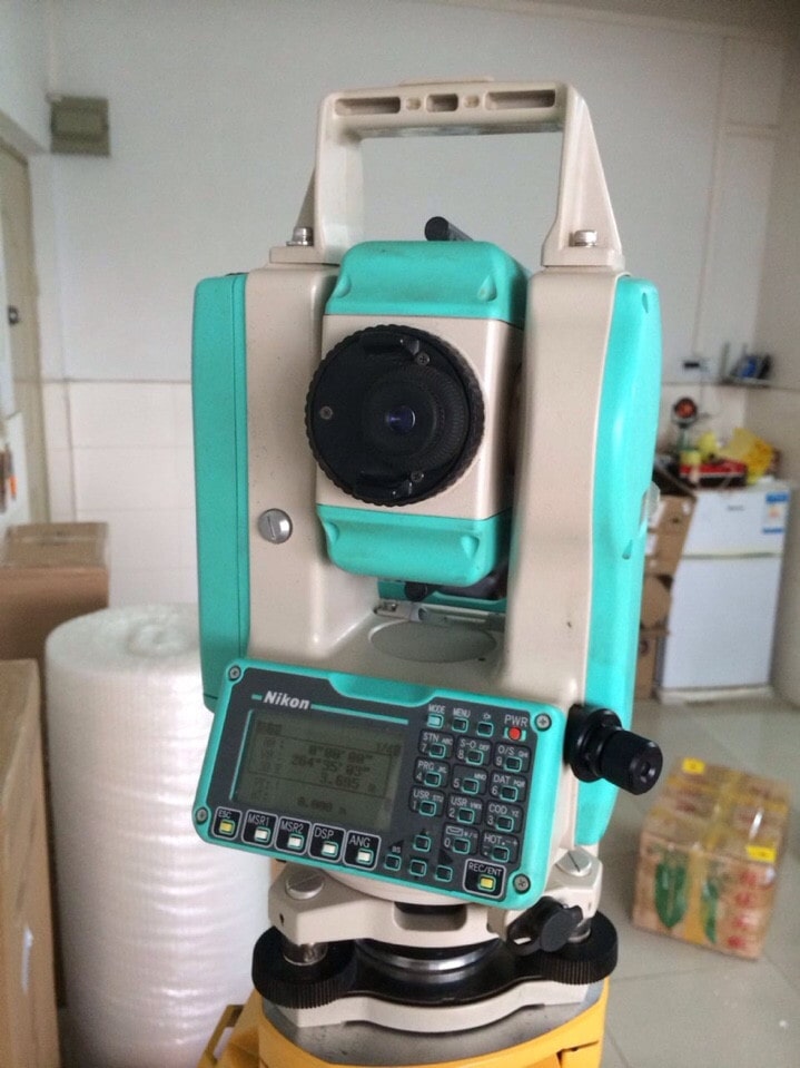 Vì sao nên mua máy toàn đạc cũ?