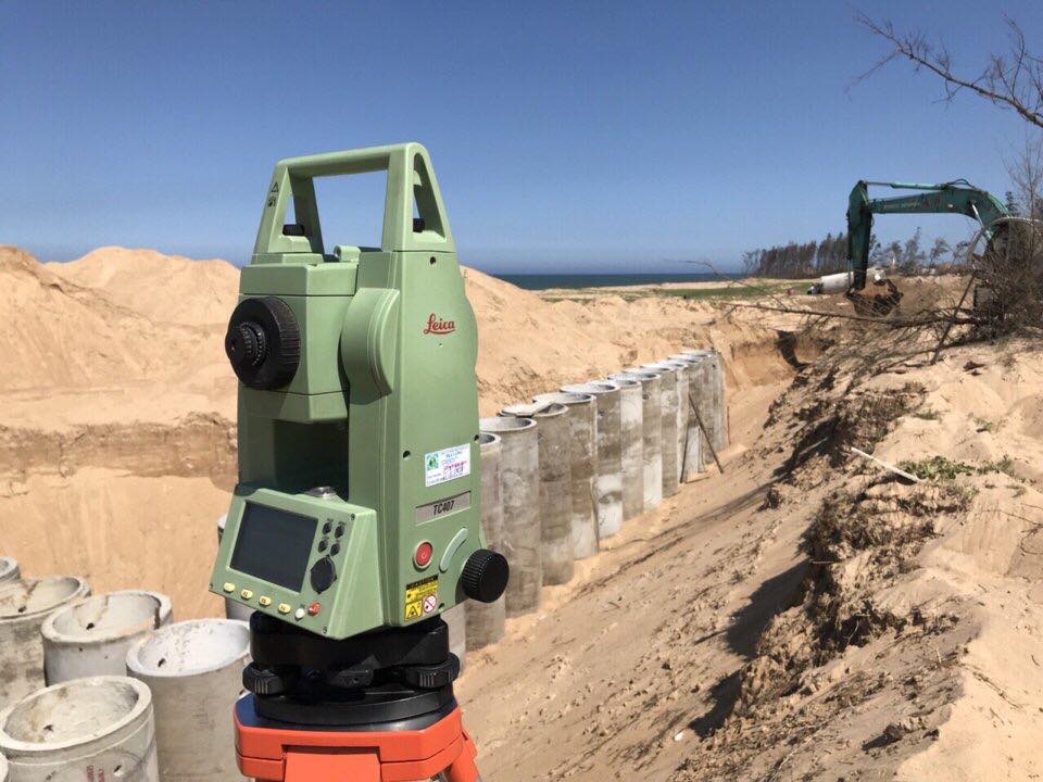 Sử dụng máy toàn đạc cũ mang lại hiệu quả công việc với chi phí thấp hơn