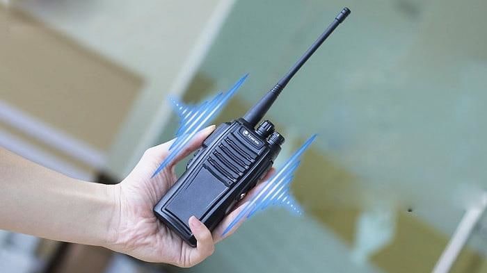Máy bộ đàm­ giúp bạn giải quyết công việc 1 cách linh hoạt hơn, cấp tốc, nhanh chóng và chính xác hơn.