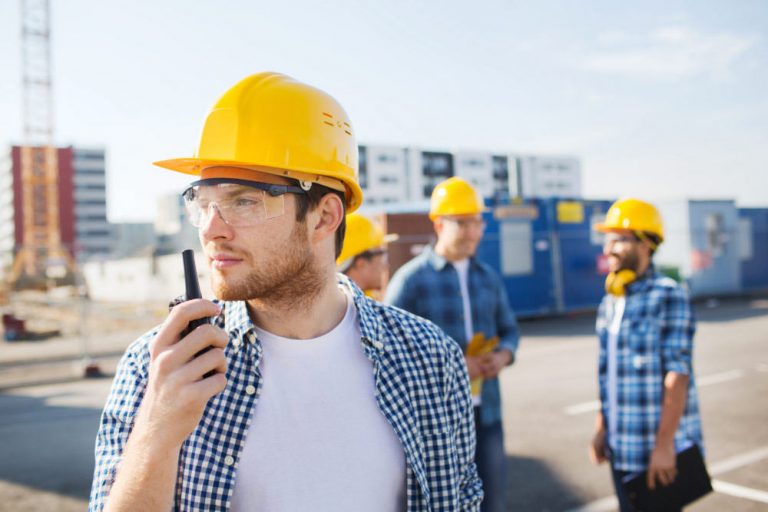 Mua máy bộ đàm cho doanh nghiệp tại bộ đàm Địa Long để mua được sản phẩm giá rẻ, chất lượng đảm bảo