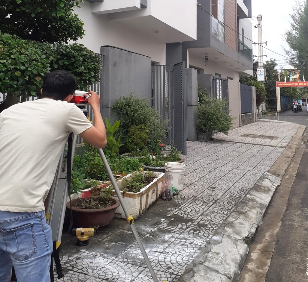 Thuê máy thủy bình bao nhiêu 1 ngày?