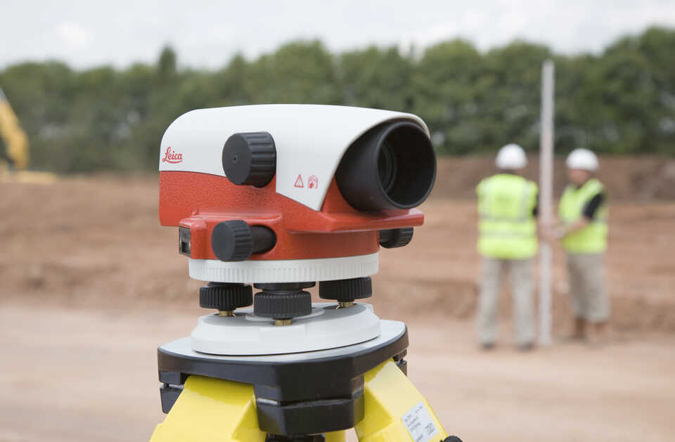 Giá bán các model máy thủy bình Leica thông dụng hiện nay