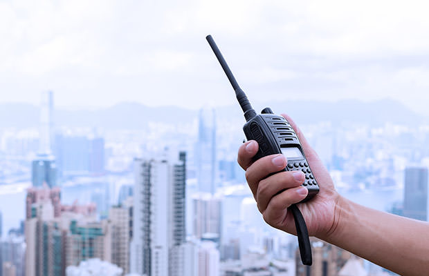 Hái ra tiền nhờ việc kinh doanh máy bộ đàm cầm tay