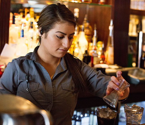 Lựa chọn và sử dụng tai nghe bộ đàm đúng cách