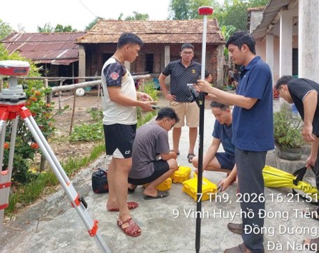 Máy GPS RTK nào phù hợp cho đơn vị đo đạc chuyên nghiệp