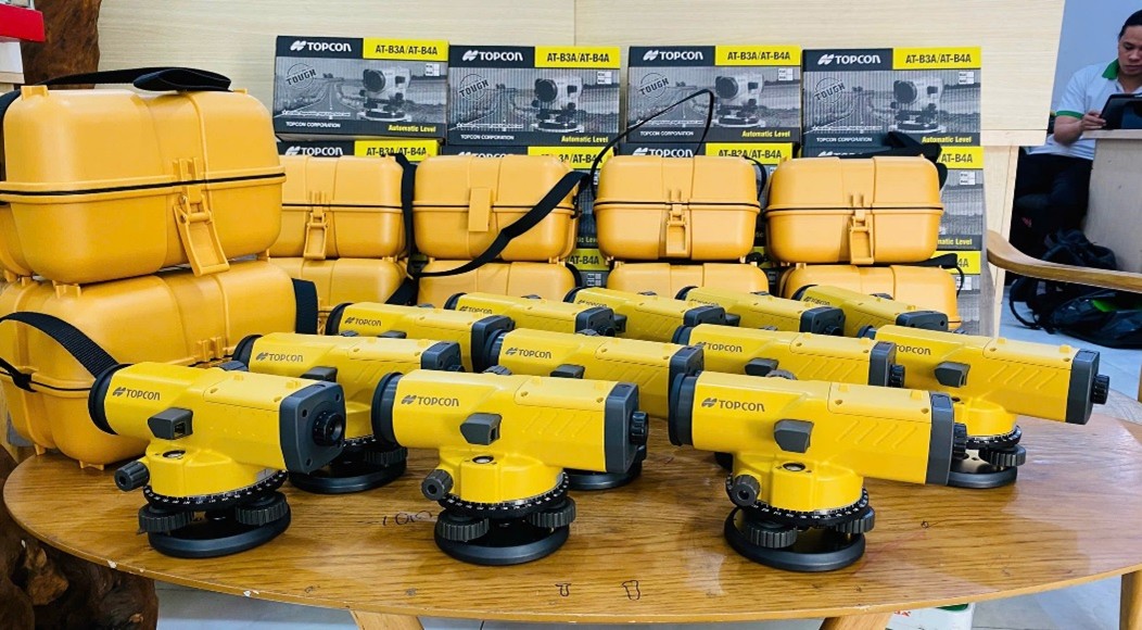 Máy thủy bình cũ dùng san lấp, làm đường có đảm bảo không?