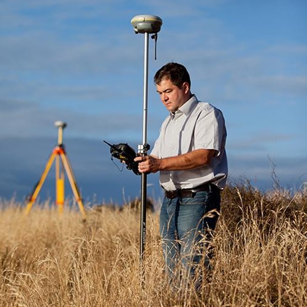 Nên chọn mua máy định vị vệ tinh GPS 2 tần nào để đo RTK?