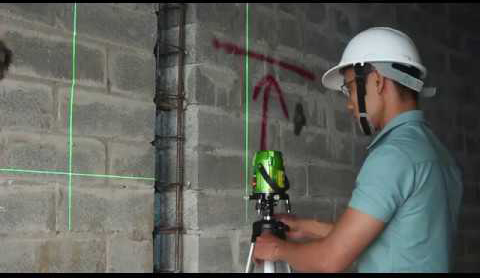 Nên sử dụng máy cân bằng tia laser tia màu đỏ hay màu xanh?