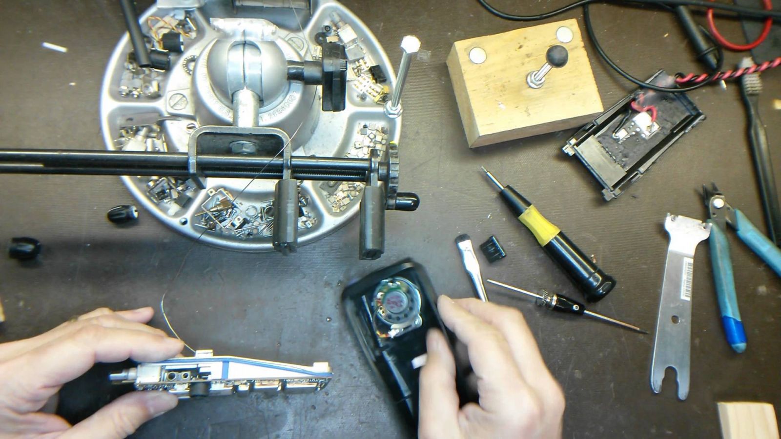 Những lỗi cơ bản của máy bộ đàm có thể sửa chữa tại nhà