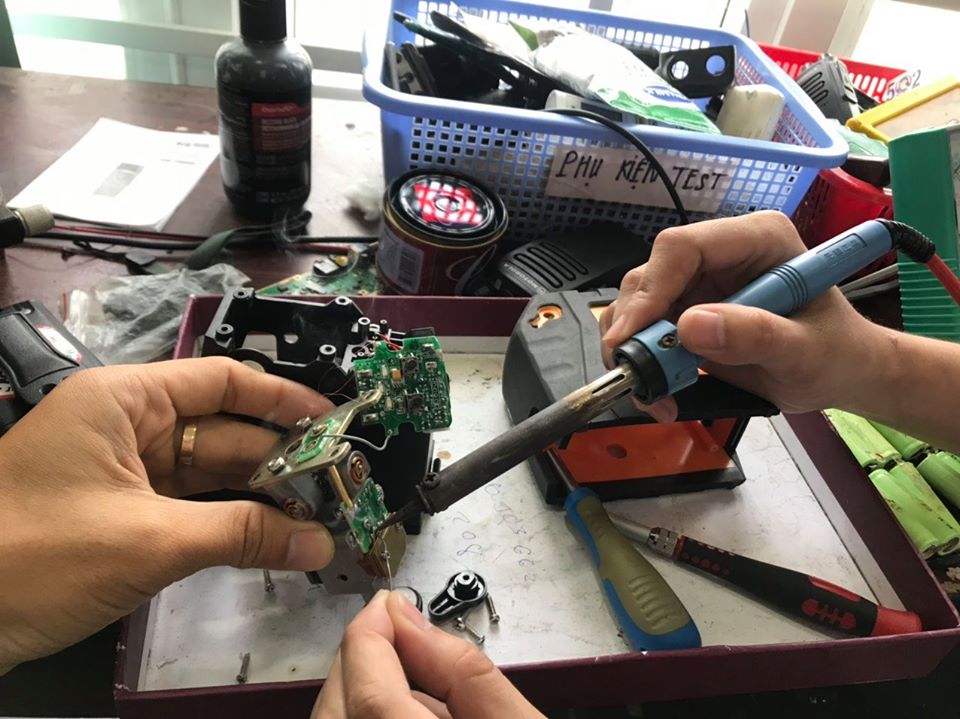 Lựa chọn Địa Long với quy trình sửa chữa máy thủy bình chuyên nghiệp