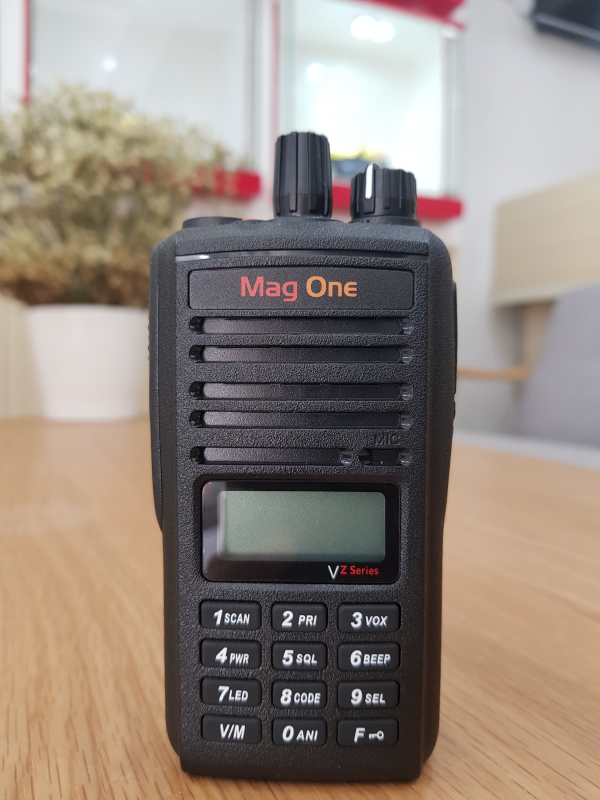 Máy bộ đàm Motorola MagOne VZ28